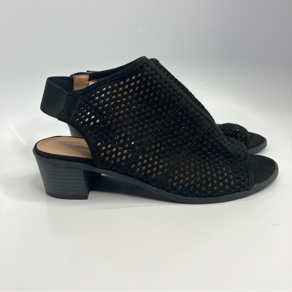 American Eagle Outfitters laser cut peep toe shoes size 8